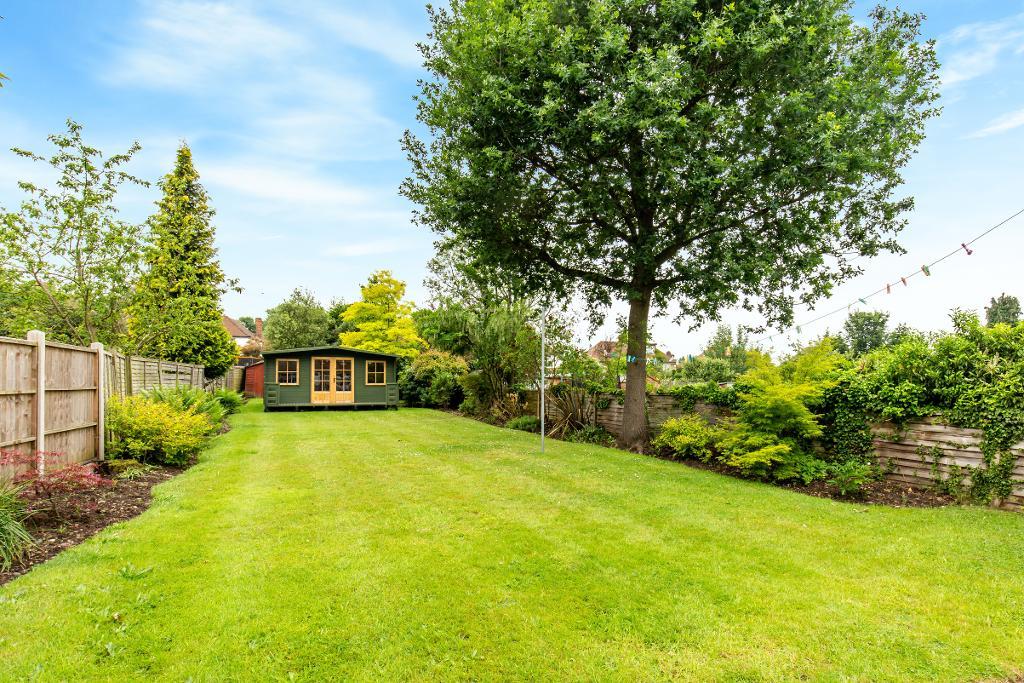 4 Bedroom SemiDetached For Sale in Heathway, Shirley, Croydon, Surrey, CR0 8PY Hubbard Torlot