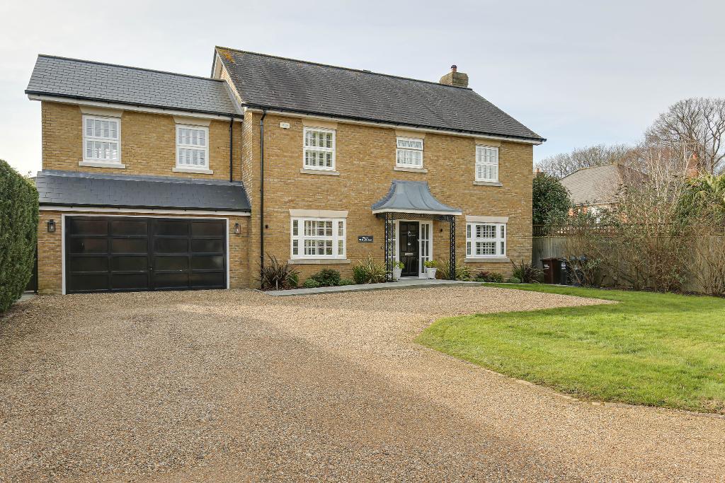 East Parkside, Warlingham, CR6 9PY