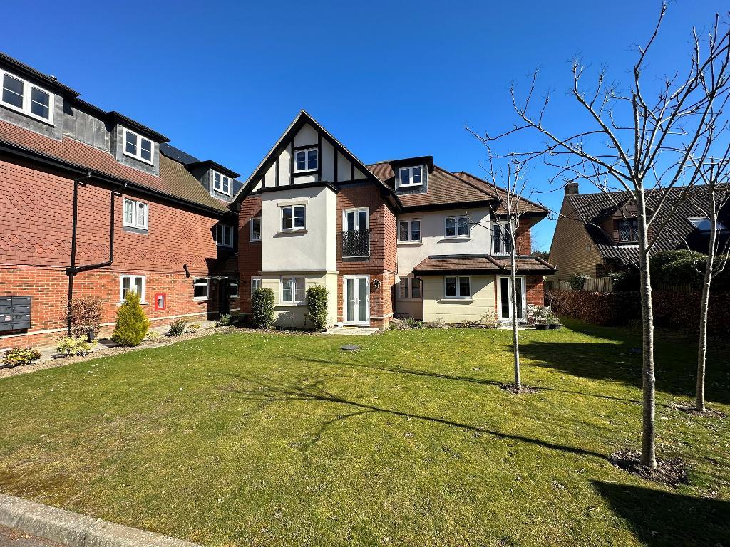 Limpsfield Road, Warlingham, Surrey, CR6 9RL