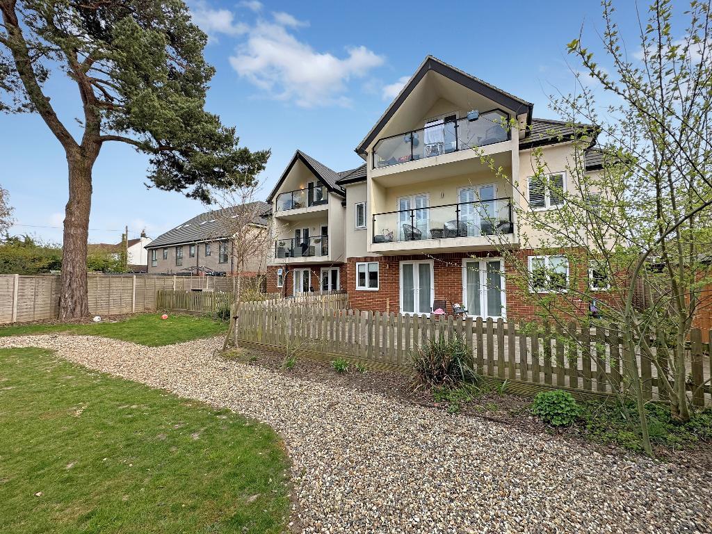 Kingswood Lane, Warlingham, Surrey, CR6 9FG