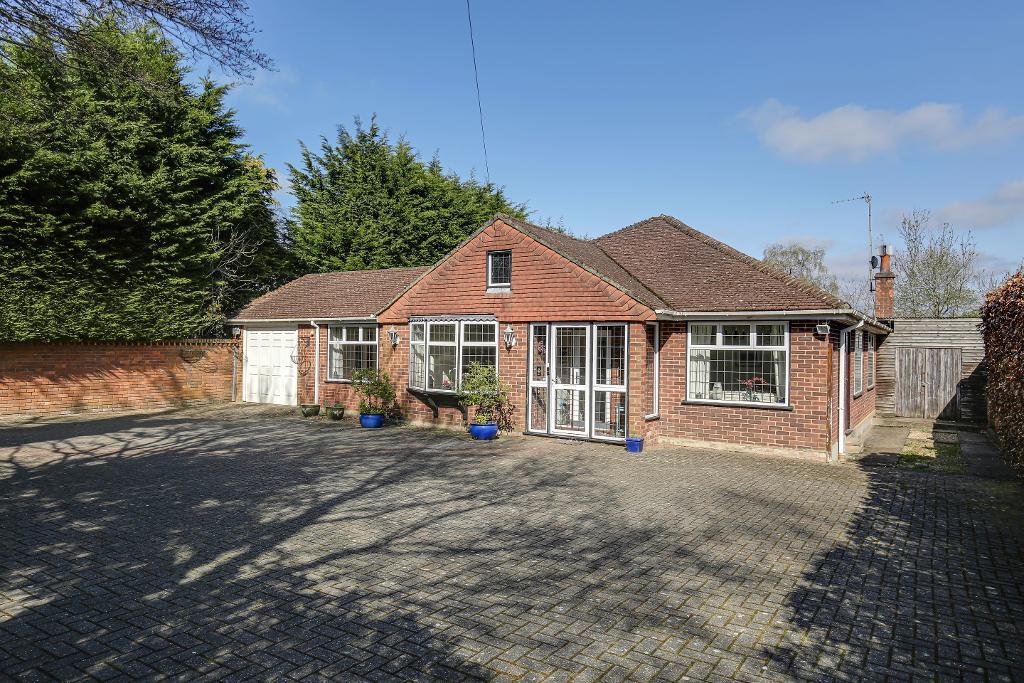 Leas Road, Warlingham, Surrey, CR6 9LP