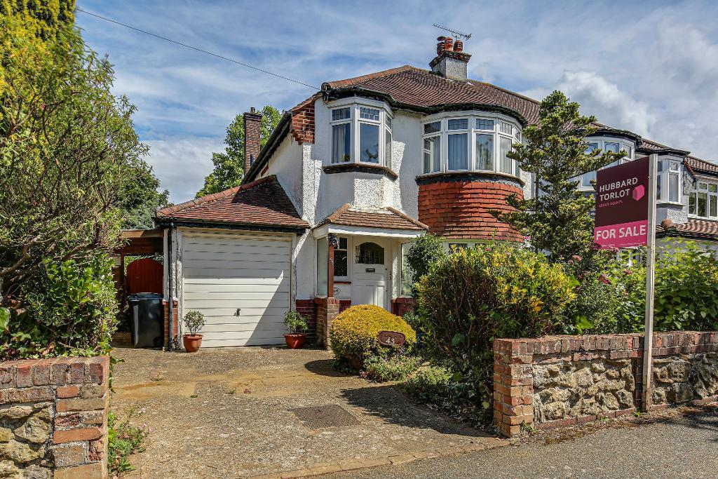 Montague Avenue, Sanderstead, South Croydon, CR2 9NL