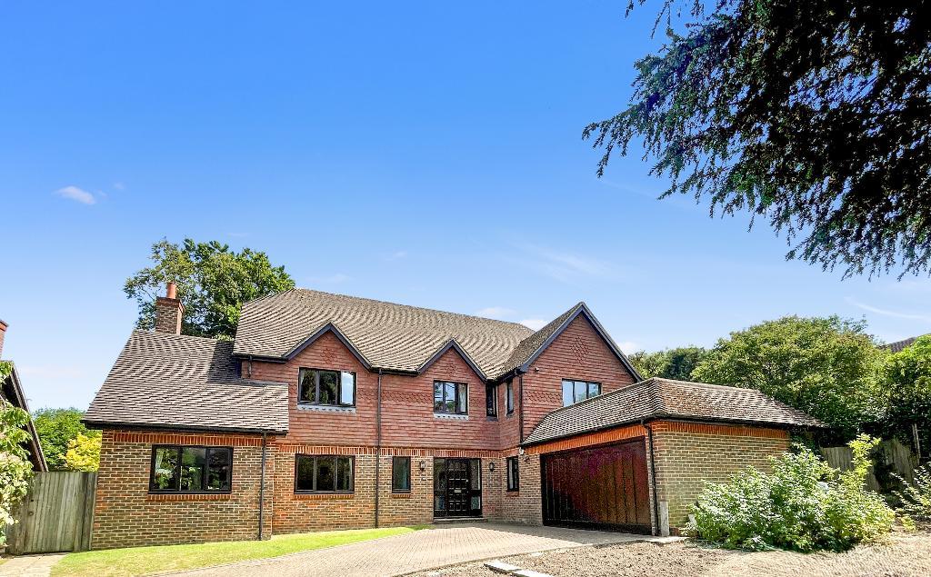 Beech Avenue, Sanderstead, South Croydon, CR2 0NL