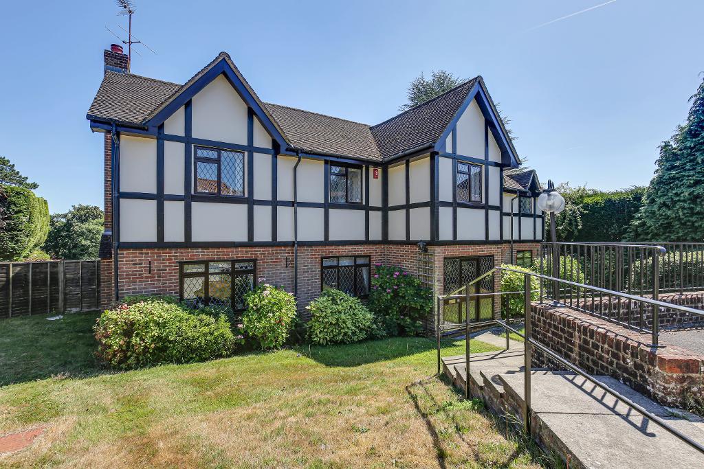 Overhill Road, Warlingham, Surrey, CR6 9JR