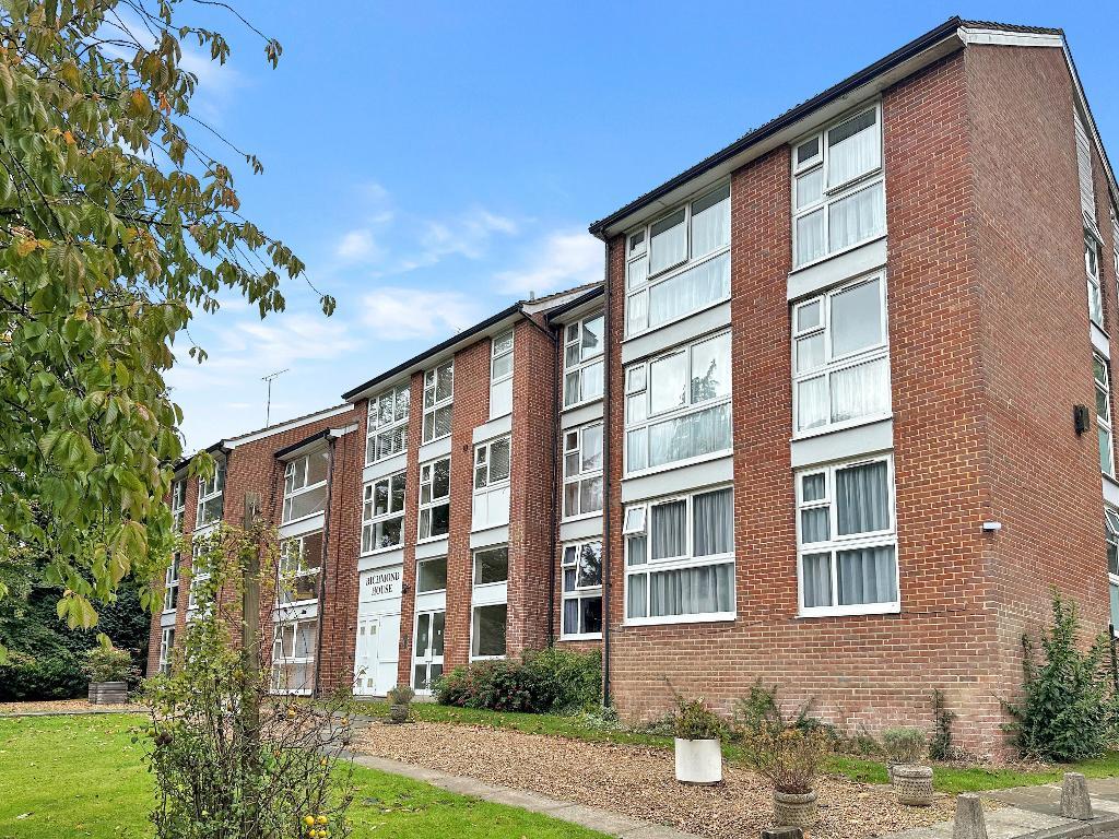 Richmond House, 86 Harestone Valley Road, Caterham, Surrey, CR3 6HF