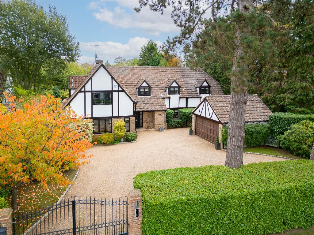 Homefield Road, Warlingham, Surrey, CR6 9HQ