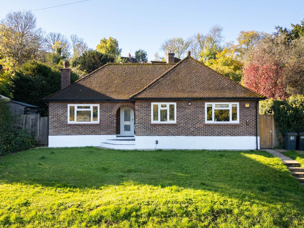 Valley Road, Kenley, CR8 5BY