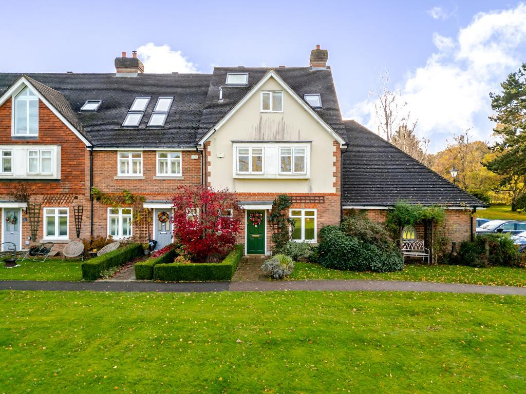 Parkside Mews, Warlingham, Surrey, CR6 9PU