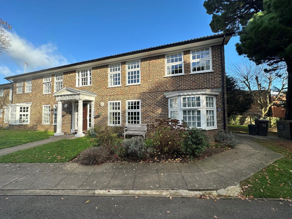 Addington Road, Sanderstead, Surrey, CR2 8RA