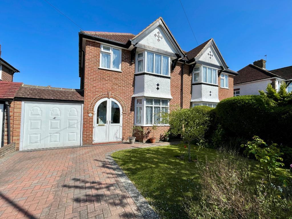 Ellesmere Drive, Sanderstead, South Croydon, CR2 9EL
