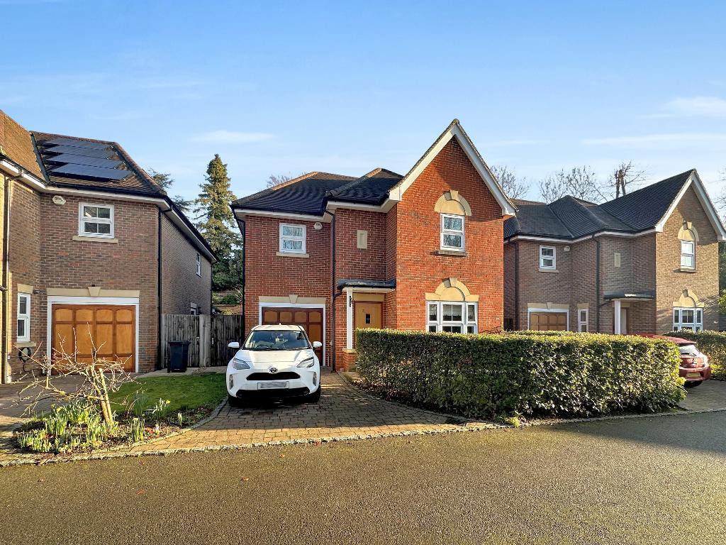 Hurnford Close, Sanderstead, Surrey, CR2 0AN