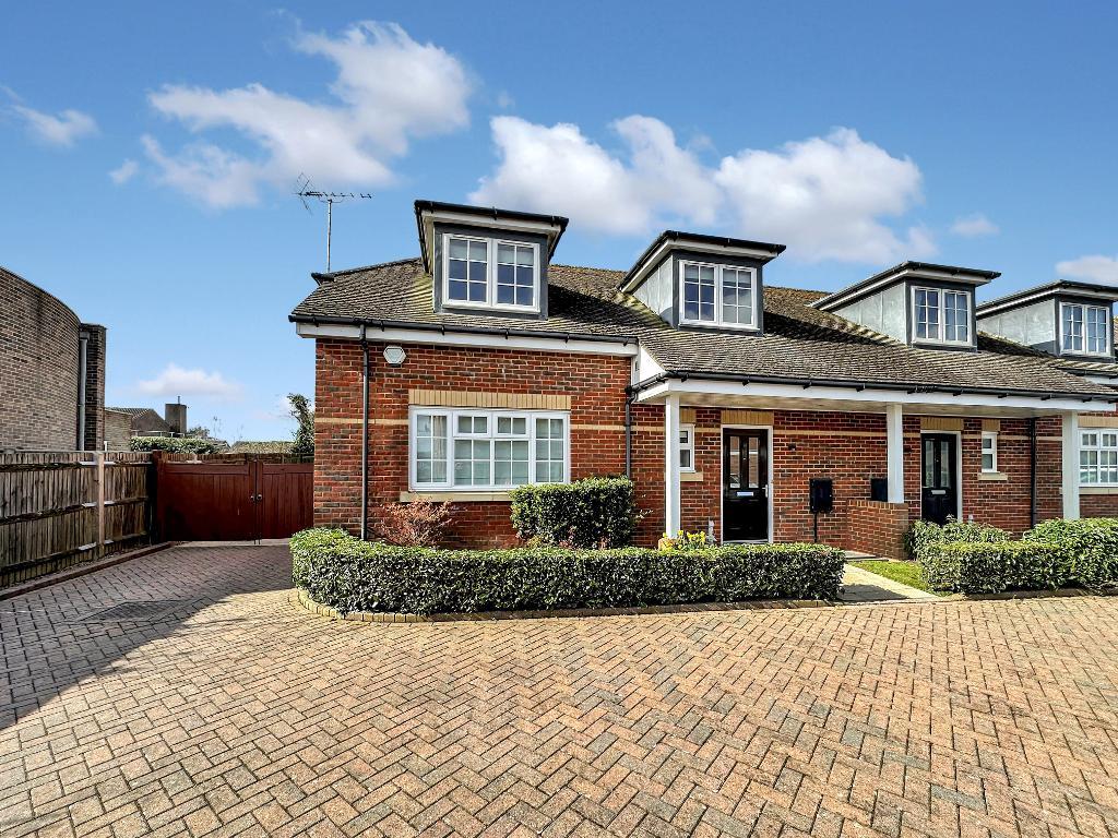 Century Gardens, Sanderstead, CR2 9FE