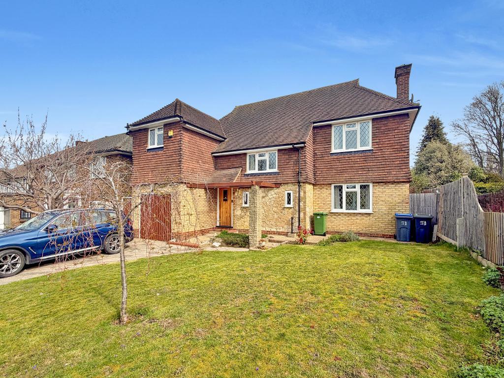 Ewhurst Avenue, Sanderstead, Surrey, CR2 0DG