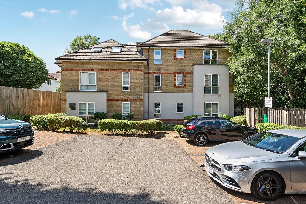 Hadleigh Grove, Coulsdon, Surrey, CR5 1DQ