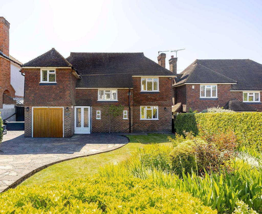 Ewhurst Avenue, Sanderstead, Surrey, CR2 0DH