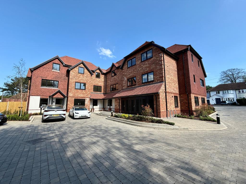 Farleigh Road, Warlingham, Surrey, CR6 9EJ