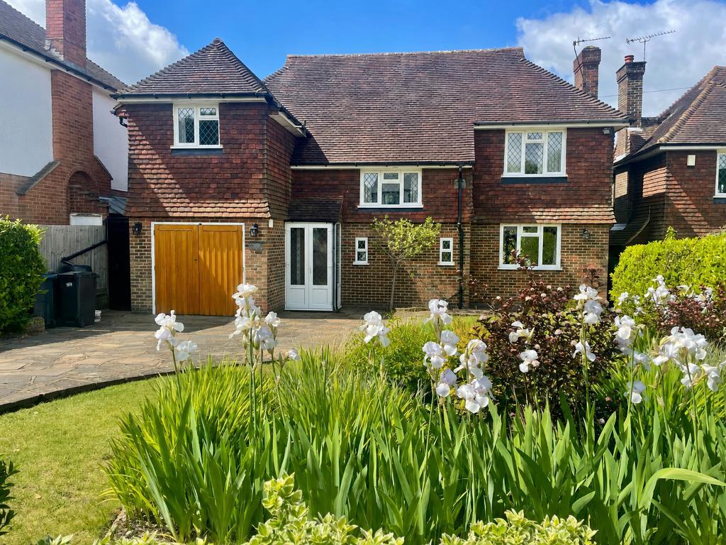 Ewhurst Avenue, Sanderstead, Surrey, CR2 0DH