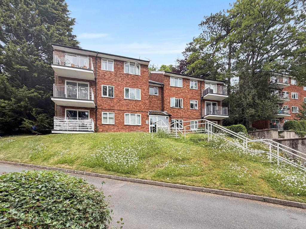 Court Bushes Road, Whyteleafe, CR3 0BX