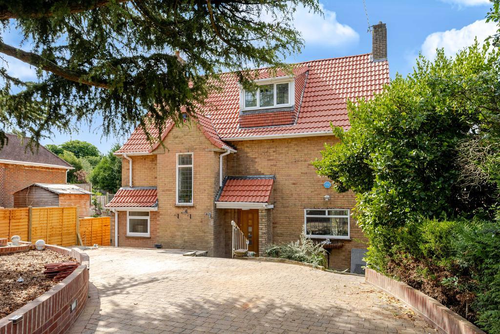 Briton Hill Road, South Croydon, CR2 0JL