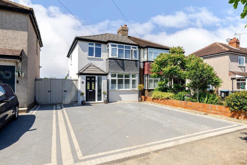 Hamsey Green Gardens, Warlingham, CR6 9RT