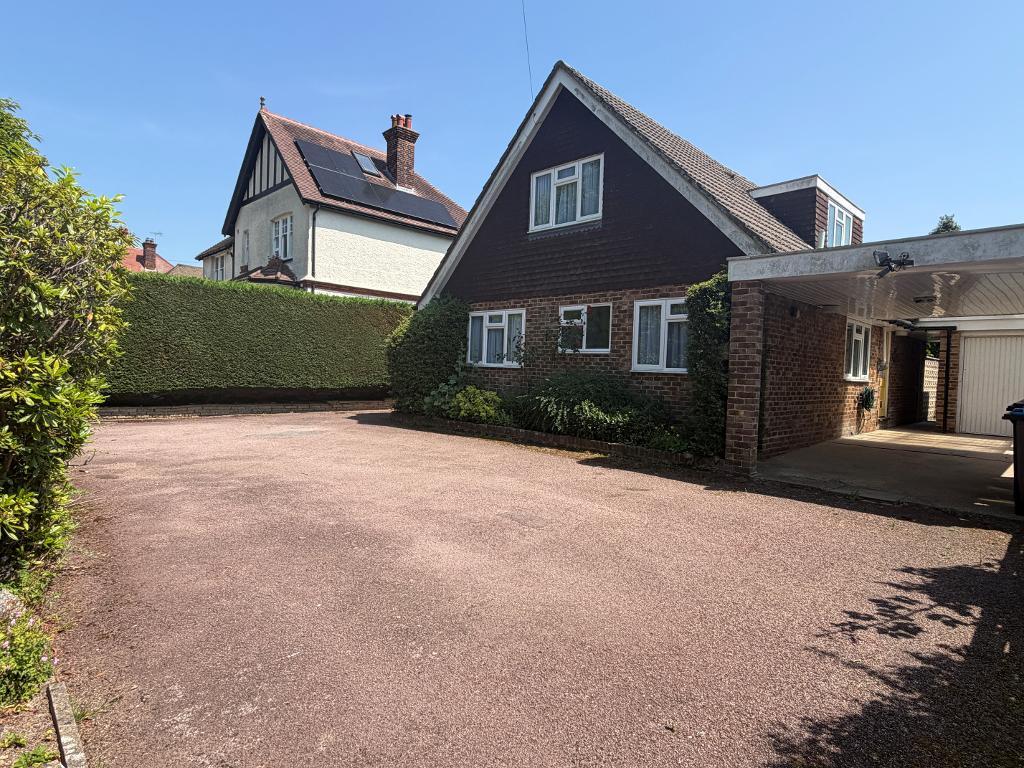 Hillbury Road, Warlingham, Surrey, CR6 9TP