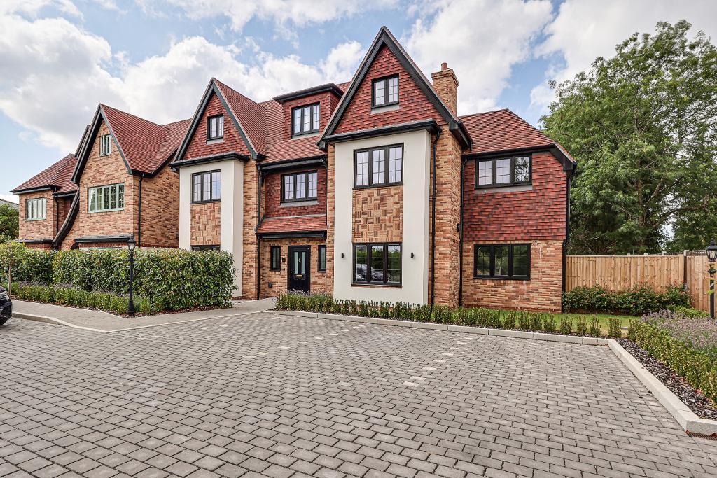 Hillbury Road, Warlingham, Surrey, CR6 9TP