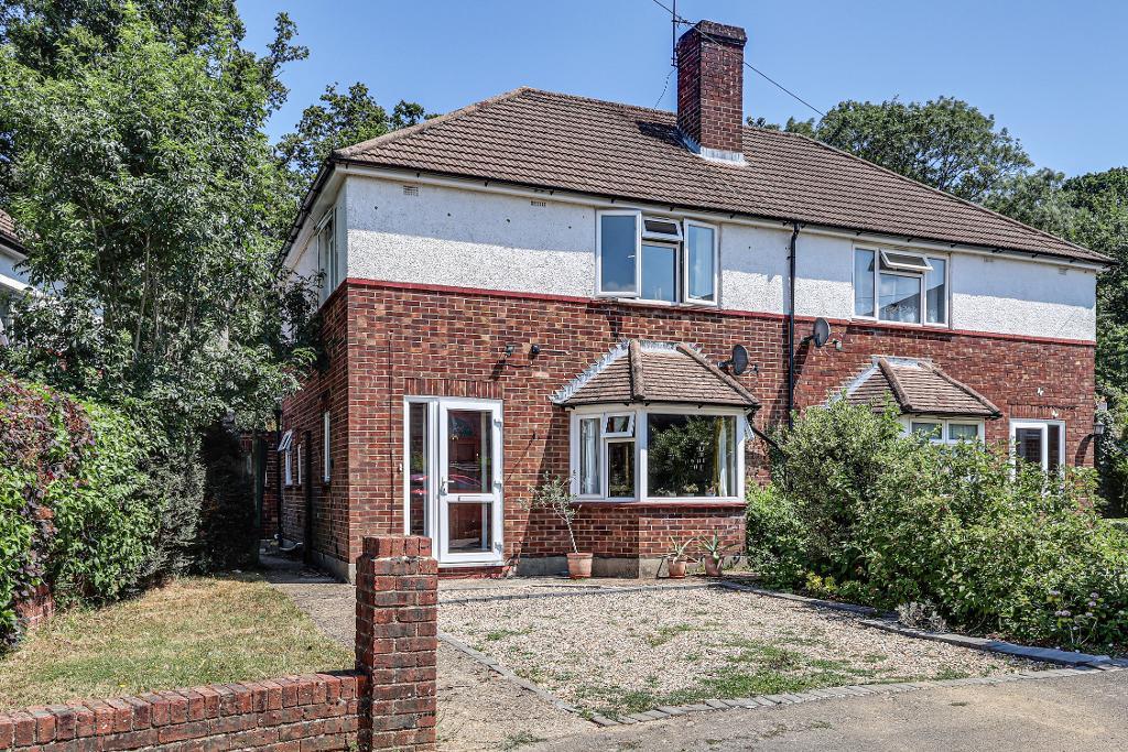 Harewood Gardens, Sanderstead, CR2 9BW