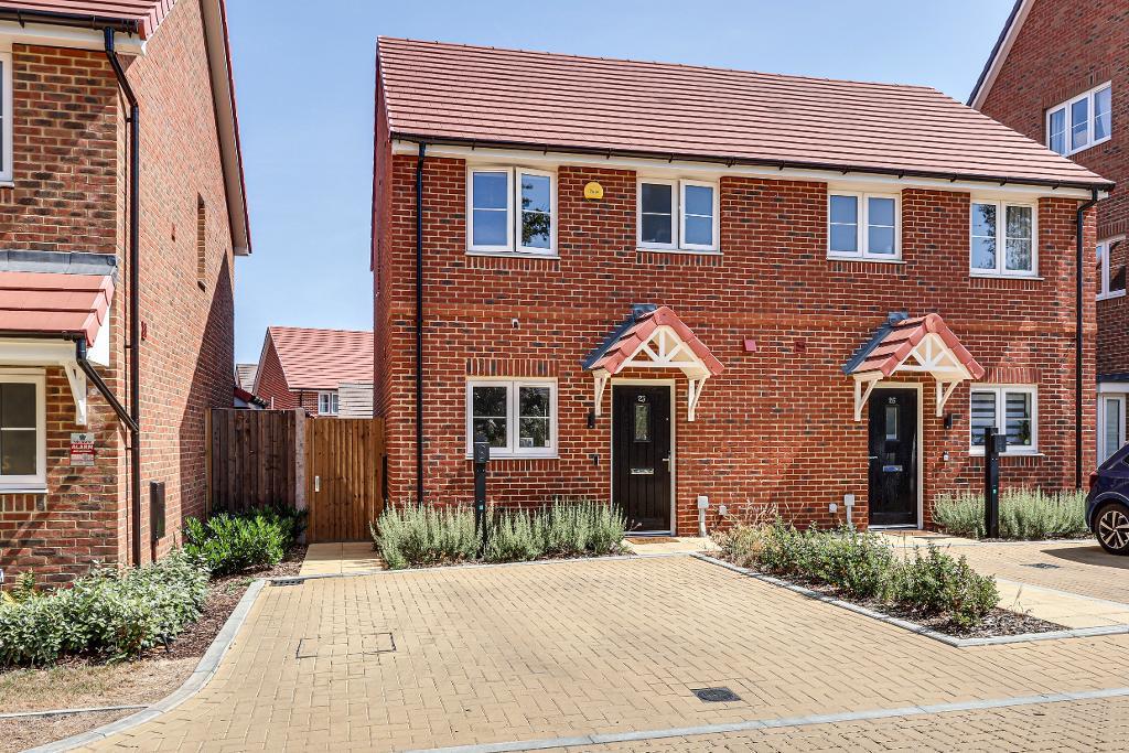 Fisher Close, Warlingham, Surrey, CR6 9FR
