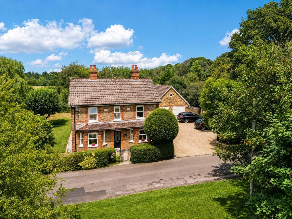Chelsham Common, Ledgers Road, Warlingham, CR6 9PB