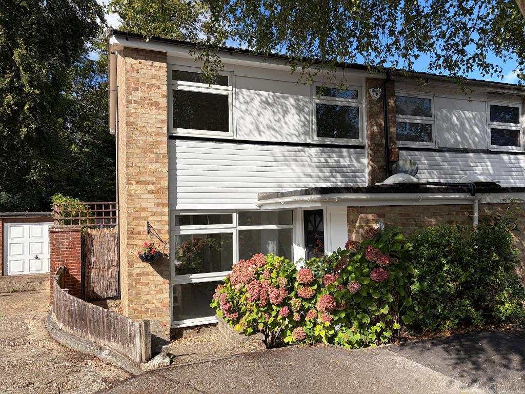 Nicola Close, South Croydon, Surrey, CR2 6NB