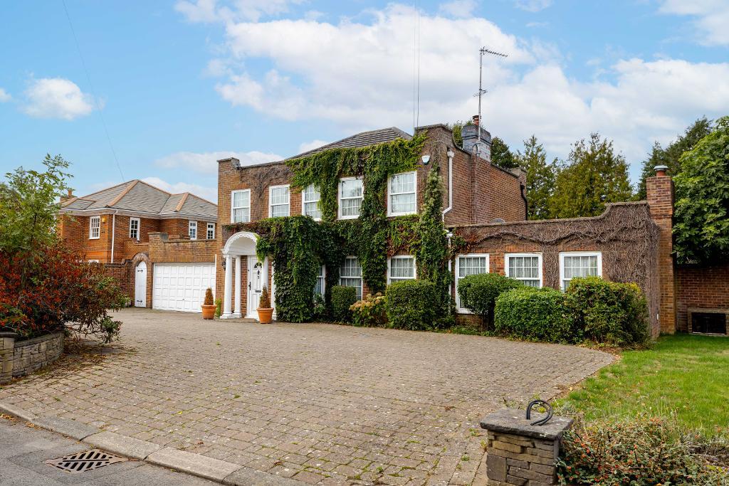 Paddock Walk, Warlingham, CR6 9HW