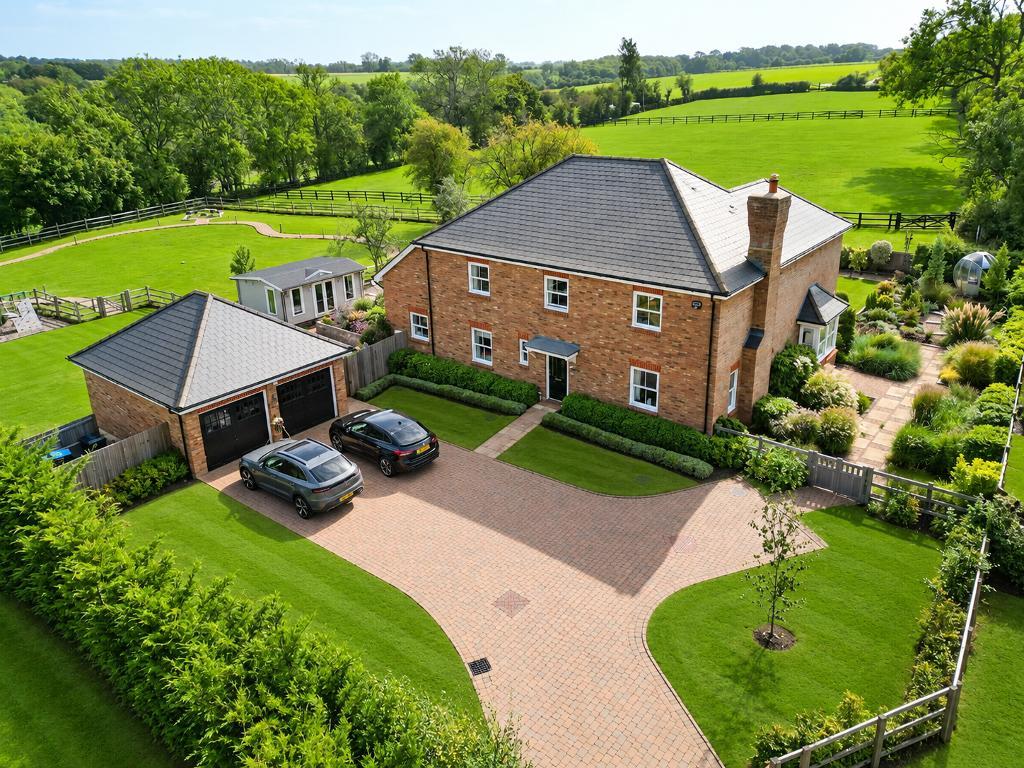 Tillingdown Lane, Woldingham, CR3 7JA