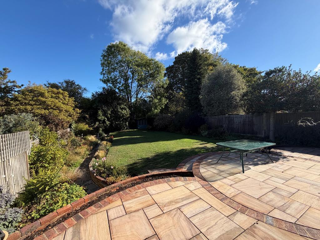Ewhurst Avenue, Sanderstead, Surrey, CR2 0DG