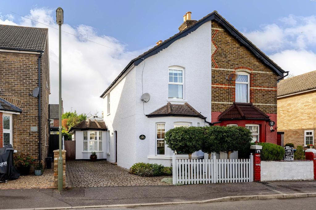 Elm Road, Warlingham, Surrey, CR6 9NB