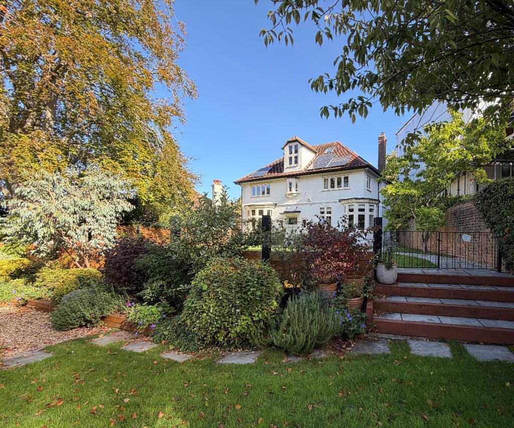 Westhall Road, Warlingham, Surrey, CR6 9BJ